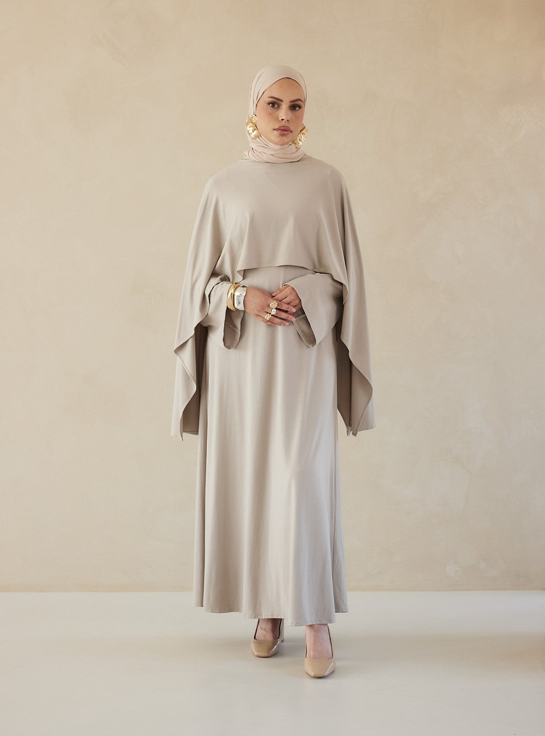 FLOWY CAPE DRESS - GREIGE